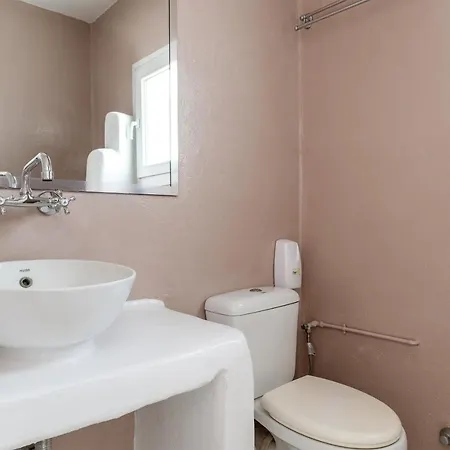 Ninemia Tinos Grand 203 מלון דירות 3*